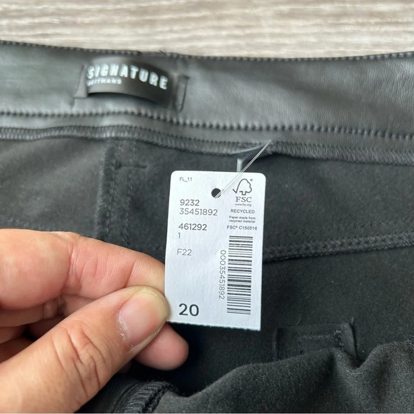 NWT Reitmans Straight Leg High Rise Faux Leather Pants in Black - Picture 9 of 15